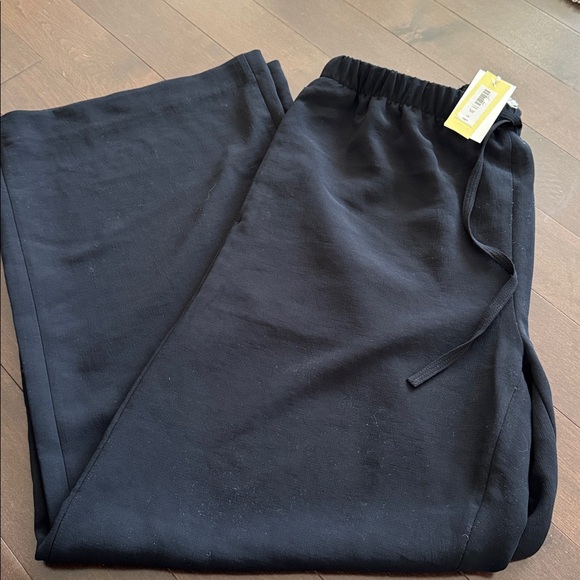 Aritzia Wilfred Black Lodge Crepette pants size Large Regular nwt - Picture 3 of 3